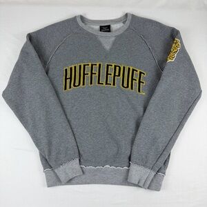 Universal Studios Harry Potter  Hufflepuff Crewneck‎ Sweatshirt, Women’s Size S